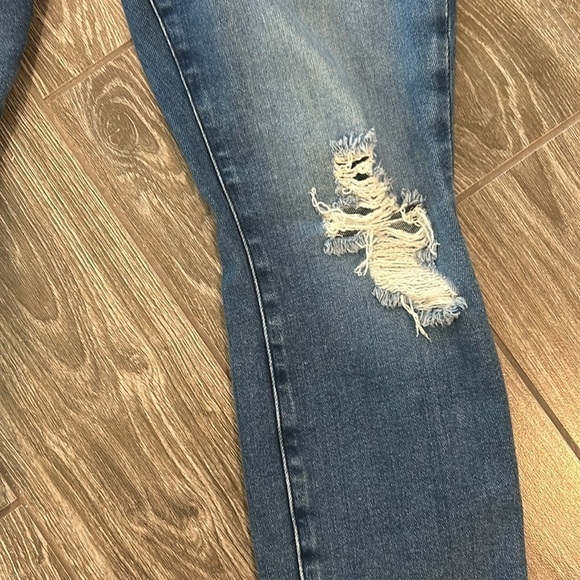 EUC Good American Good Legs High Rise Crop Distressed Size 12/31 style GLCNF73IT - Picture 6 of 10